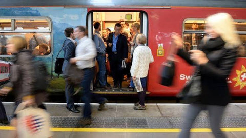 How To Romanticize Your Commute: The Hytropics Guide